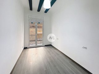 Piso en venta en El Raval en Barcelona