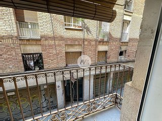 Piso en venta en El Raval en Barcelona