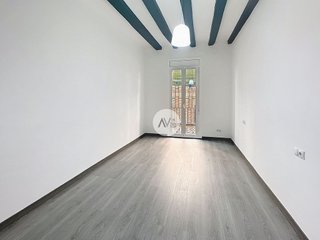 Piso en venta en El Raval en Barcelona
