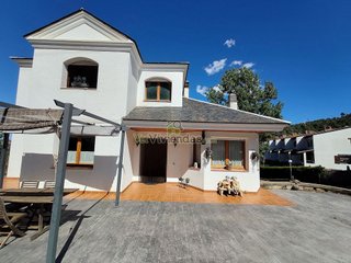 Chalet en venta en Vallirana