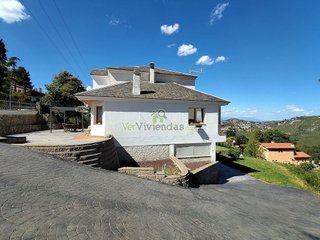 Chalet en venta en Vallirana