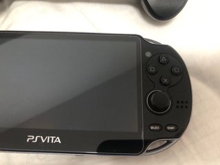PS Vita OLED 1000 + Minecraft + caricabatterie originale