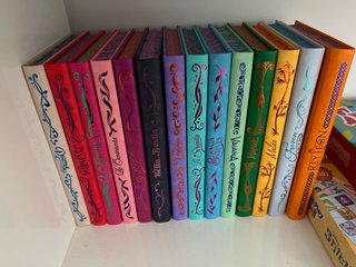 Libros Disney 10€ unidad diseño precioso