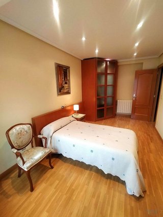 Piso en venta en Plaza España - Villa Pilar - Reyes Católicos - Vadillos en Burgos