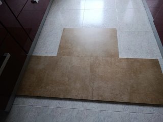 Gres Porcelánico Porcelanosa. 11 m2 43,5x65,9cm