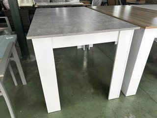 Mesa de comedor gris y blanca