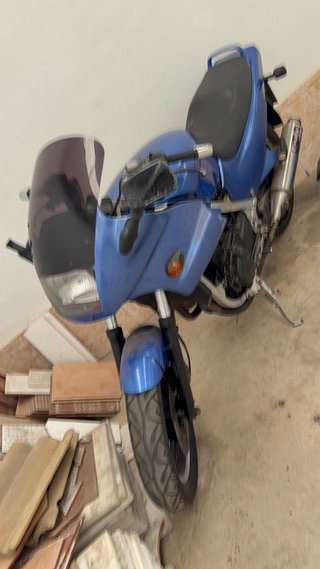 Kawasaki GPZ 500 Azul