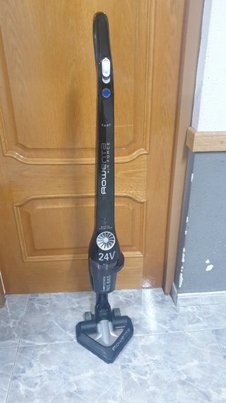 Escoba Aspiradora Negra