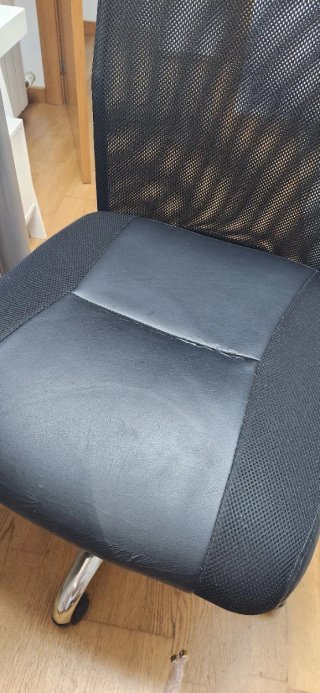 Silla de oficina negra