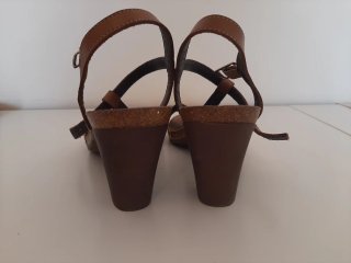 Sandalias tacón marrón y dorado con purpurina