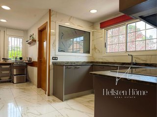 Casa pareada en venta en Corbera de Llobregat