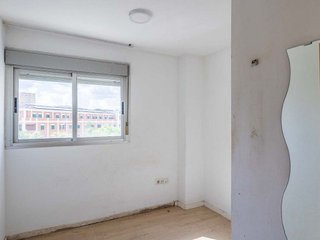 Piso en venta en La Calzada en Sevilla