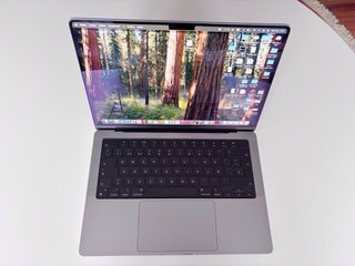 MacBook Pro M3 14” 2TB SSD 8GB RAM