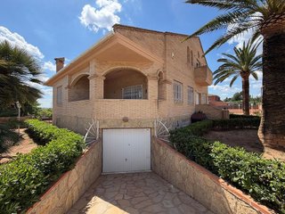 Chalet en venta en Urbanizaciones en Llíria