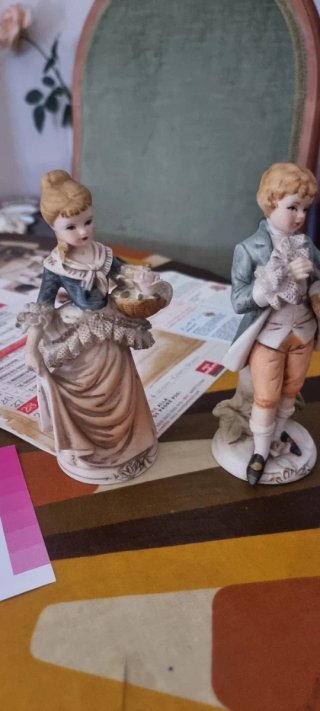2 STATUINE CAPODIMONTE