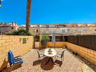 Casa adosada en venta en Nueva Torrevieja - Aguas Nuevas en Torrevieja