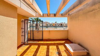 Casa adosada en venta en Nueva Torrevieja - Aguas Nuevas en Torrevieja