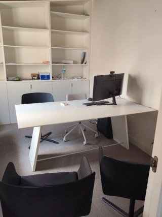 Mesa de despacho lacada en blanco