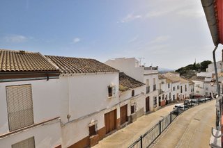 Casa adosada en venta en Olvera
