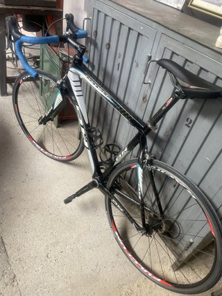 Bicicleta de carretera BH de carbono