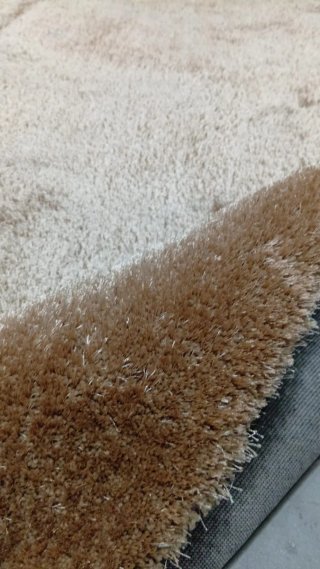 Alfombra pelo largo beige y marrón