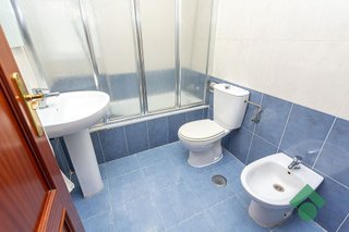Piso en venta en La Granja-La Colina-Los Pastores en Algeciras