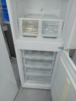 Nevera Indesit nueva