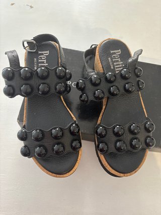 Sandalias Pertini Negras con Tachuelas