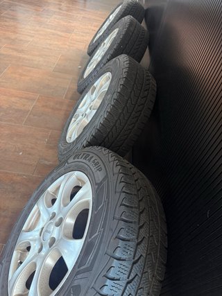 Llantas toyota proace con Goodyear Ultra Grip R16