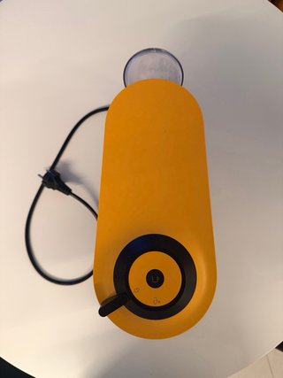 Cafetera Nespresso DeLonghi N- Yellow