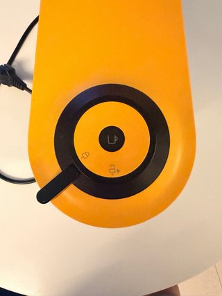 Cafetera Nespresso DeLonghi N- Yellow