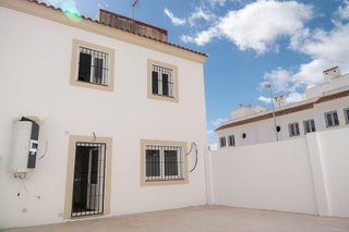 Casa adosada en venta en Campillos