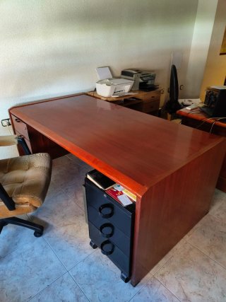 Mesa despacho y sillón oficina