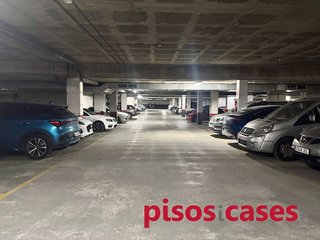 Garaje en alquiler en El Sucre-Universitat en Vic