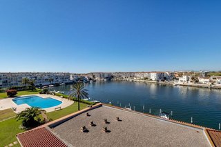 Piso en venta en Empuriabrava en Castelló d´Empúries