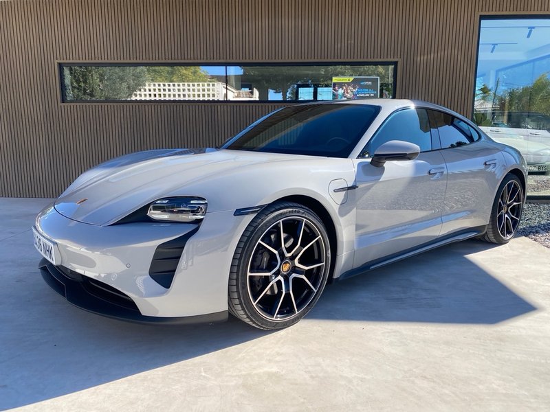 Porsche Taycan 2022 - foto 1