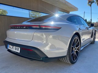 Porsche Taycan 2022