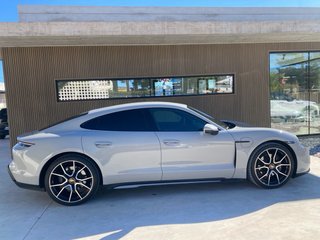 Porsche Taycan 2022
