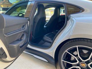 Porsche Taycan 2022