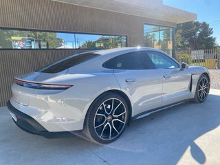 Porsche Taycan 2022