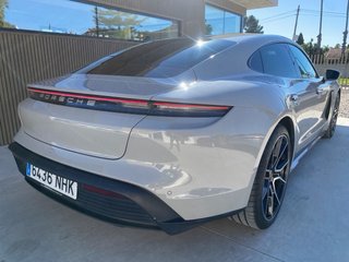 Porsche Taycan 2022
