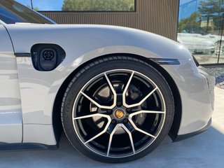 Porsche Taycan 2022