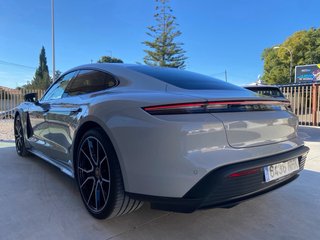 Porsche Taycan 2022