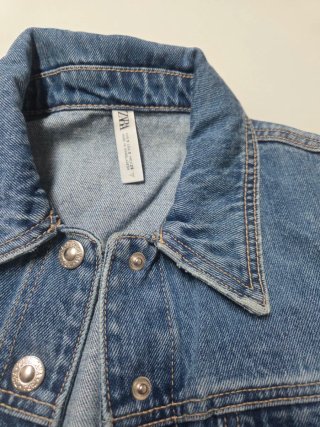 Cazadora vaquera corta Zara