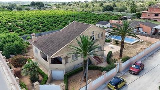 Chalet en venta en Urbanizaciones en Llíria