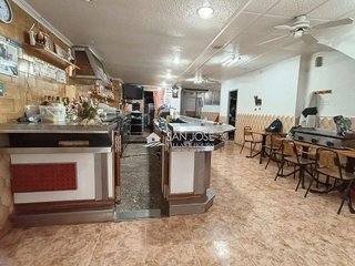 Chalet en venta en Novelda