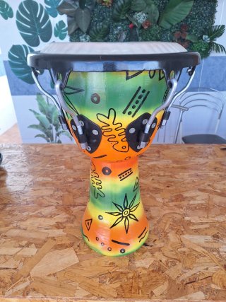 Djembe personalizzato con design tribale