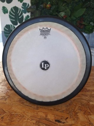 Djembe personalizzato con design tribale