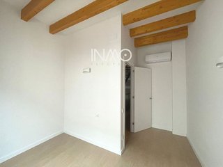 Casa adosada en venta en Centre en Rubí