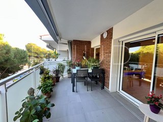 Piso en venta en Gran Via del Mar-Zona Universitaria en Castelldefels